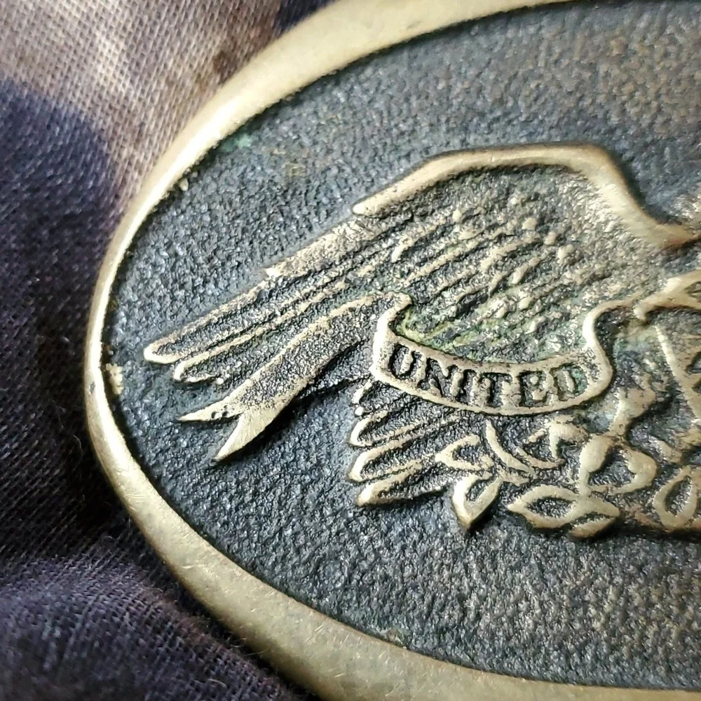 VINTAGE HERITAGE MINT SOLID BRASS OVAL BUCKLE AMERICAN EAGLE UNITED WE STAND